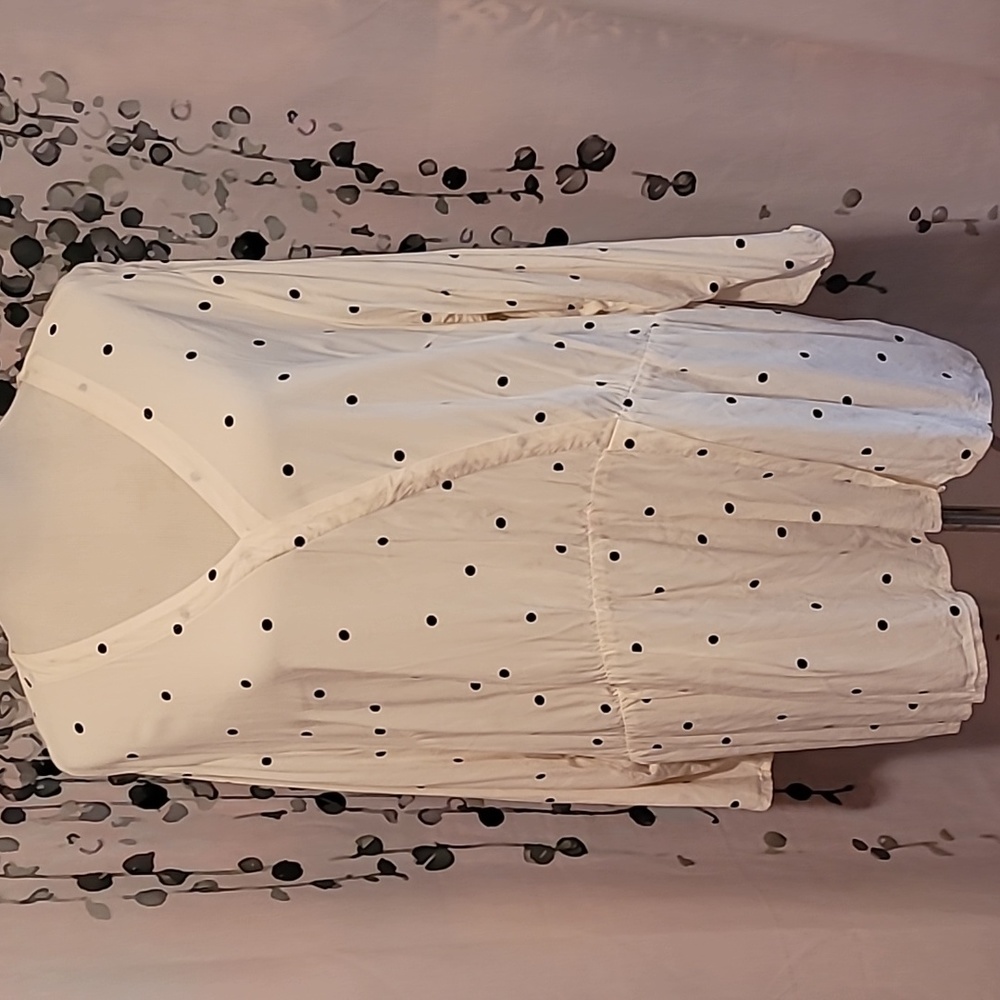 Old Navy 🖤 polka dot top (514)